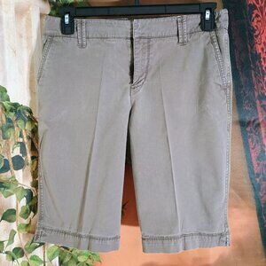 EUC Sonoma Life + Style Sz 10 Gray Taupe Bermuda Walking Shorts Flat Front
